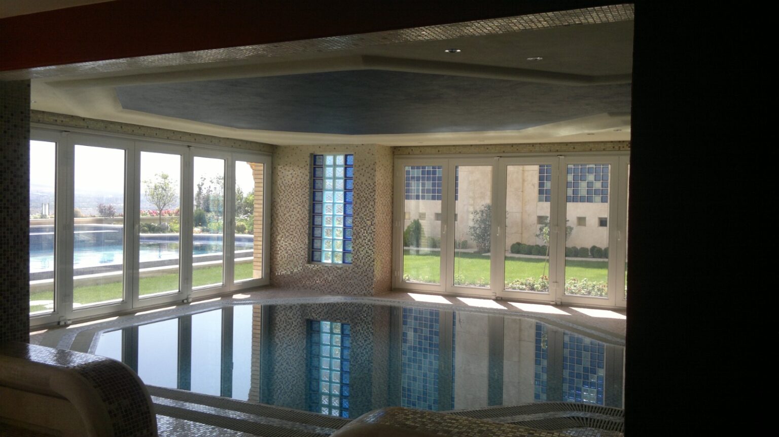 اجرای پنجره دوجداره در اقدسیه توسط گروه مهندسی آسمان