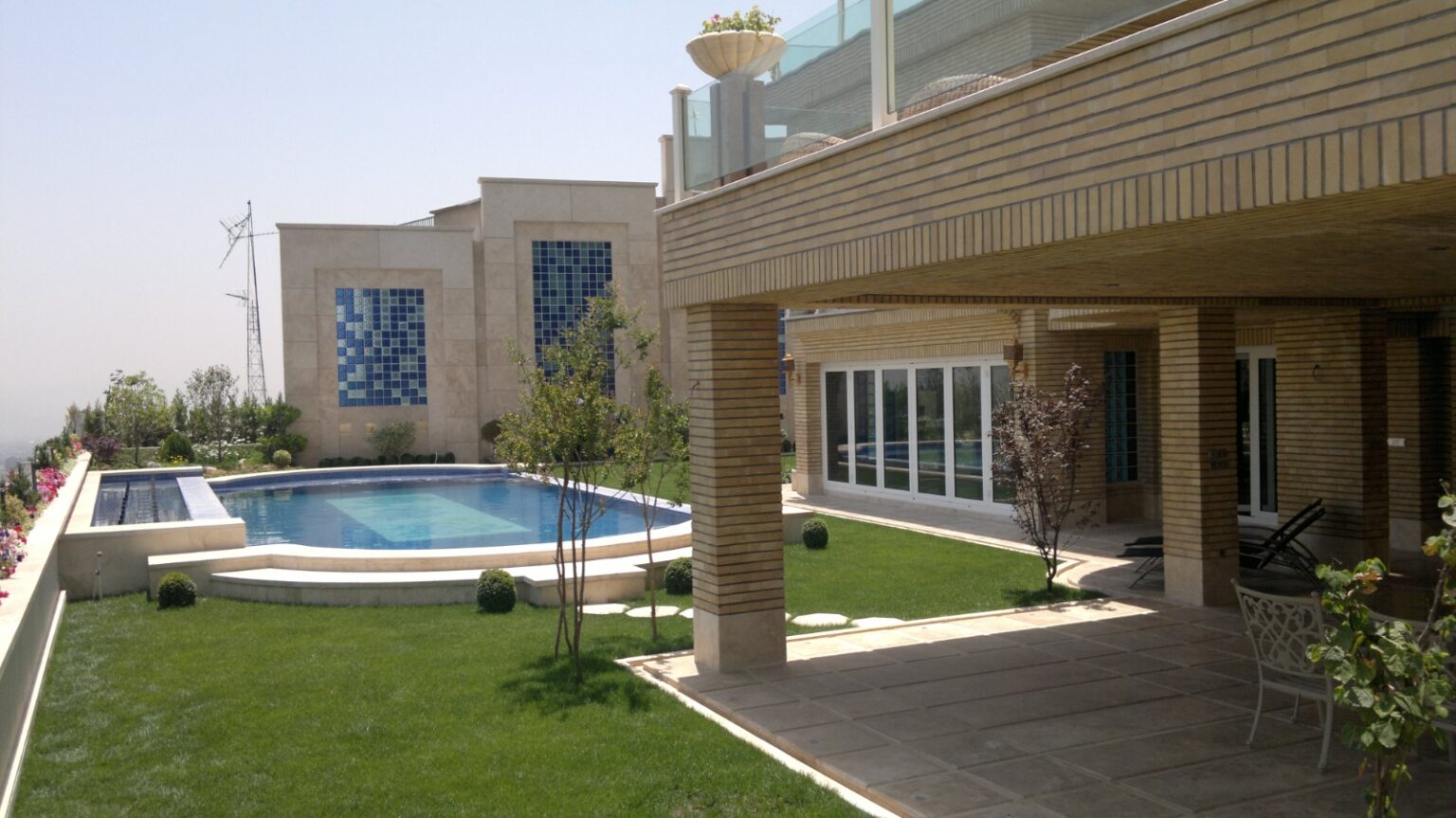 پنجره دوجداره کشویی قیطریه: انتخابی نوین برای راحتی و زیبایی