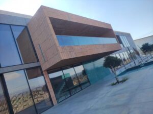پنجره لیفت در شمال تهران؛ کیفیت و طراحی برتر با گروه مهندسی آسمان