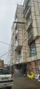 نرده شیشه‌ای هندریل در شمال تهران